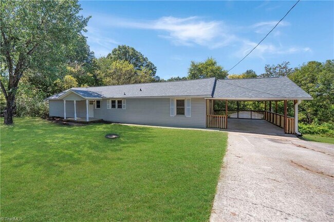 1198 Red Bank Rd in Germanton, NC - Building Photo - Building Photo