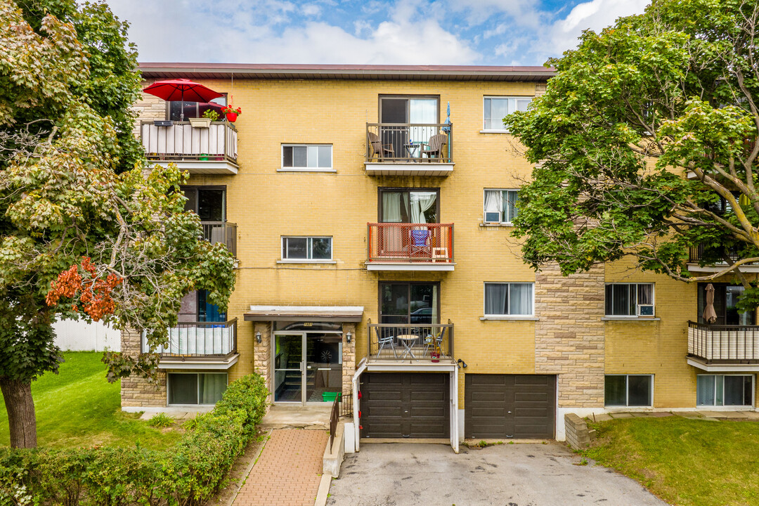 7801 d'Avrillé in Montréal, QC - Building Photo