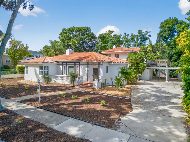 737 19th Ave N in St. Petersburg, FL - Foto de edificio