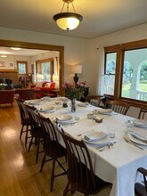 1373 Barker Rd in Hood River, OR - Building Photo - Building Photo