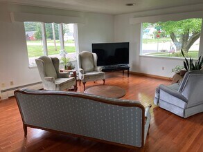 108 S Maple Ave in Morton, IL - Foto de edificio - Building Photo