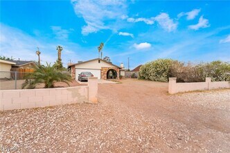 1733 Michael Way in Las Vegas, NV - Building Photo - Building Photo