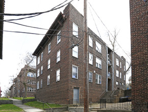 5844 Alderson St in Pittsburgh, PA - Building Photo - Building Photo