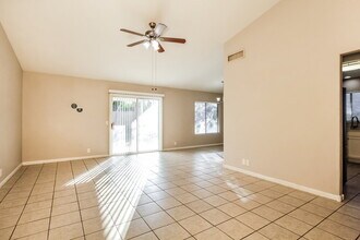 6157 N 87th Ln in Glendale, AZ - Building Photo - Building Photo