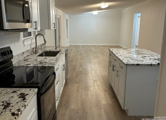 property at 1284 Glenn Dr