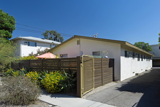 5332 Denny Ave in North Hollywood, CA - Building Photo - Primary Photo