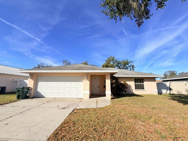 4270 Luawana Dr in Sarasota, FL - Building Photo - Building Photo