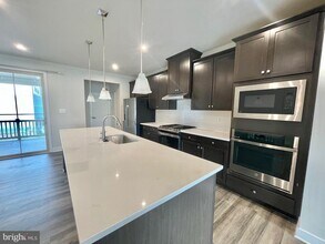 3464 Sunset Ridge Dr in Frederick, MD - Building Photo - Building Photo