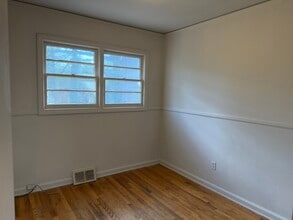 501 Crestfield Rd in Greenville, SC - Building Photo - Building Photo