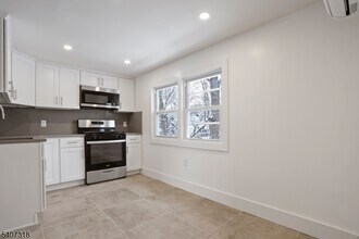 554 Hort St in Westfield, NJ - Building Photo - Building Photo