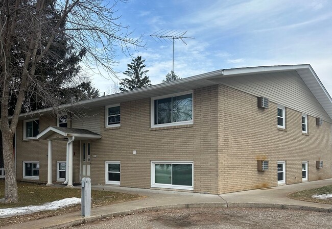 1820 10th Ave S in St. Cloud, MN - Building Photo - Building Photo