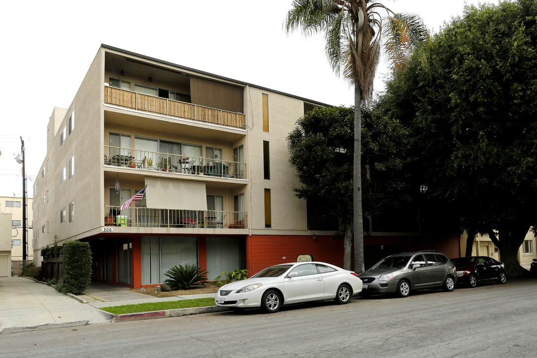 Euclid Apartments in Long Beach, CA - Building Photo