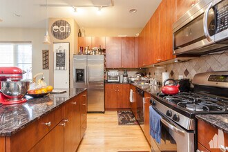 648 W 16th St in Chicago, IL - Building Photo - Building Photo