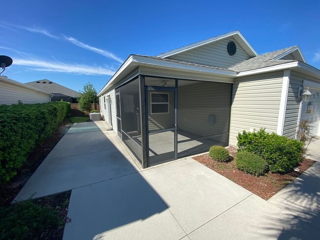 3102 Sabal Palm Ave in the Villages, FL - Building Photo - Building Photo