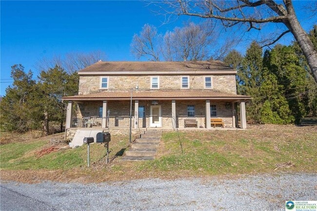 621 Nursery Rd in Lenhartsville, PA - Foto de edificio - Building Photo