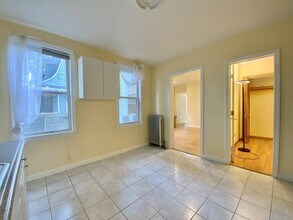 7 Bartlett Ave in Arlington, MA - Building Photo - Building Photo