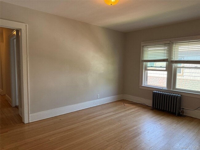 50 The Crescent in Babylon, NY - Building Photo - Building Photo