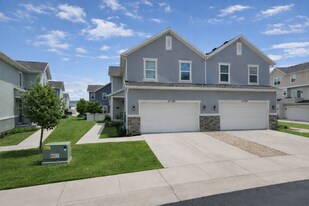 13301 S Shady Park Ln in Herriman, UT - Building Photo