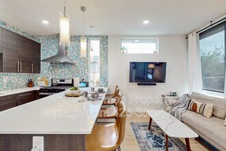 9219 Linden Ave N in Seattle, WA - Building Photo - Building Photo