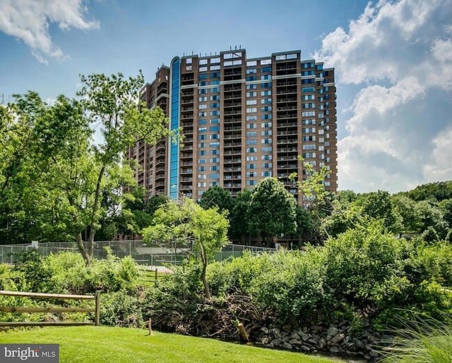property at 10101 Grosvenor Pl