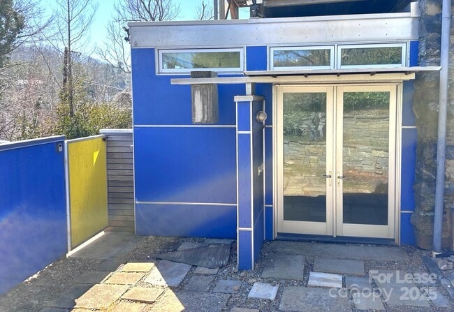 130 Biltmore Ave in Asheville, NC - Building Photo - Building Photo