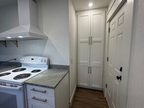 196 N 3rd St in Saint Helens, OR - Building Photo - Building Photo