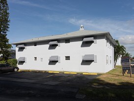 Enclave Hills Apartments in Lauderhill, FL - Building Photo