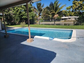 1000 Renmar Dr in Plantation, FL - Building Photo - Building Photo