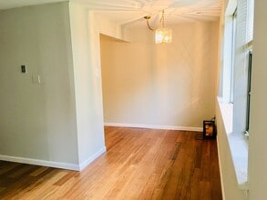 810 N Forklanding Rd, Unit 211 in Maple Shade, NJ - Building Photo - Building Photo