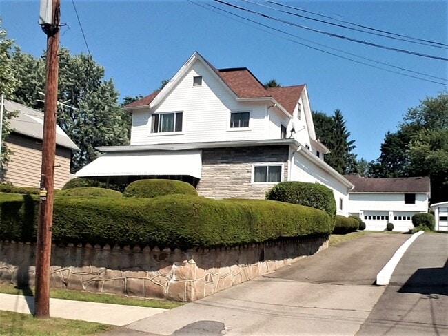 1418 Penn Ave, Unit 1st Floor