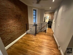 Barrow Street in New York, NY - Building Photo - Building Photo