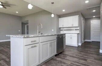 3668 W Overland St in Springfield, MO - Building Photo - Building Photo