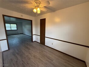 8422 Colwyn Ct in Youngstown, OH - Building Photo - Building Photo