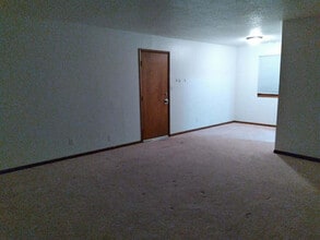 1711 E Ave NE in Cedar Rapids, IA - Building Photo - Building Photo