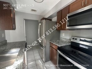 907 Center Ave in Haines City, FL - Foto de edificio - Building Photo