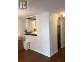 828-828 Gilford St in Vancouver, BC - Building Photo - Building Photo