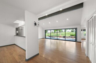 945 S Ridgemark Dr in Hollister, CA - Building Photo - Building Photo