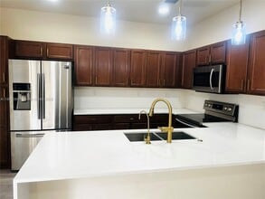 17058 SW 95th Terrace in Miami, FL - Foto de edificio - Building Photo