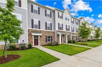 000 Newell Towns Ln in Charlotte, NC - Building Photo - Building Photo