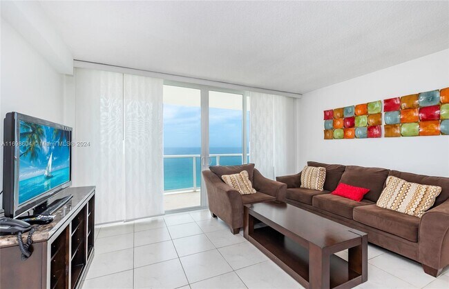 5601 Collins Ave in Miami Beach, FL - Building Photo - Building Photo