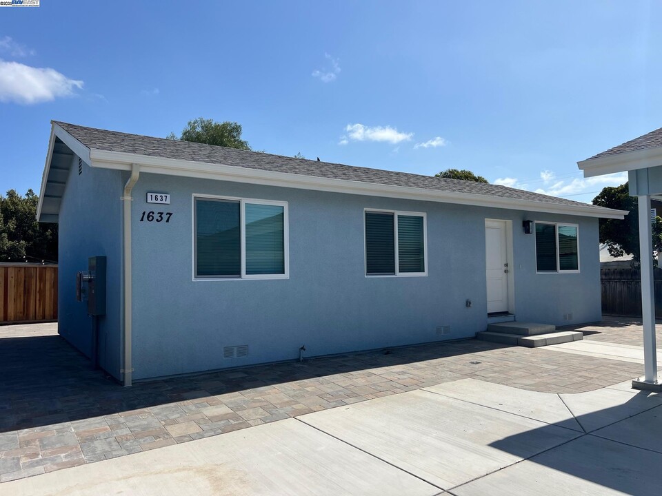 1637 Pine St in Livermore, CA - Building Photo