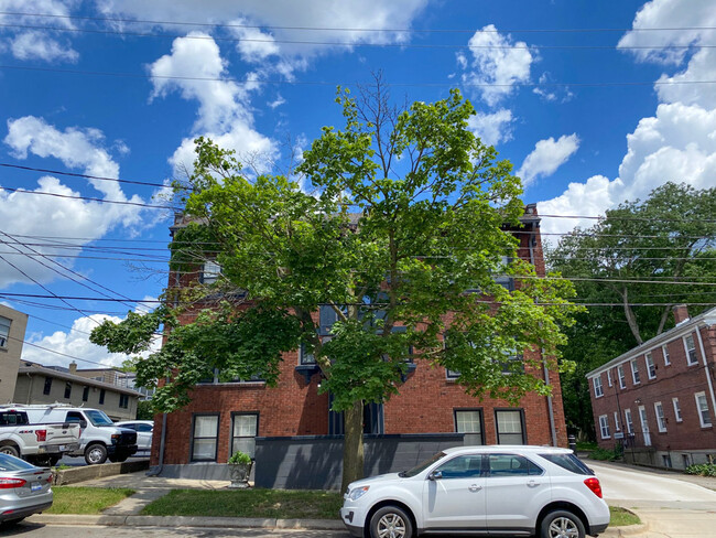 16 Lafayette Ave SE in Grand Rapids, MI - Foto de edificio - Building Photo