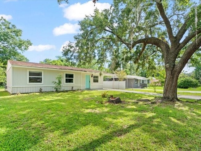 1911 SE 14th Ave in Gainesville, FL - Building Photo - Building Photo