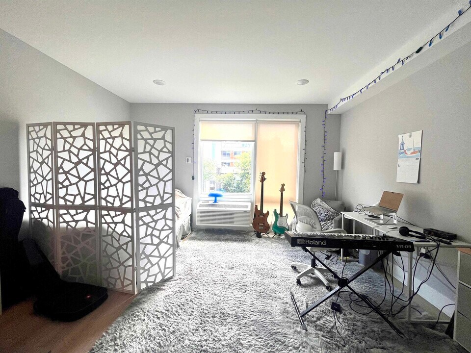 53 High St in Jersey City, NJ - Building Photo