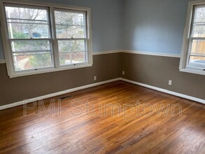 575 E Berkeley St in Gladstone, OR - Building Photo - Building Photo