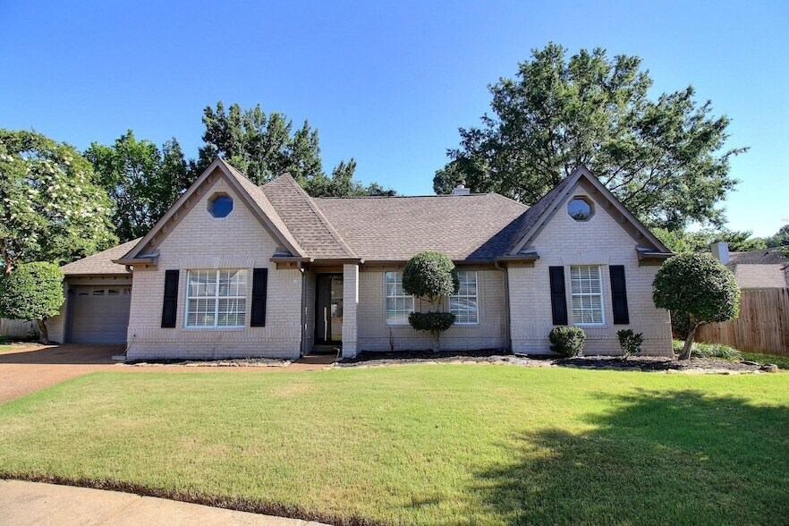 244 Saybrook Cove in Collierville, TN - Building Photo