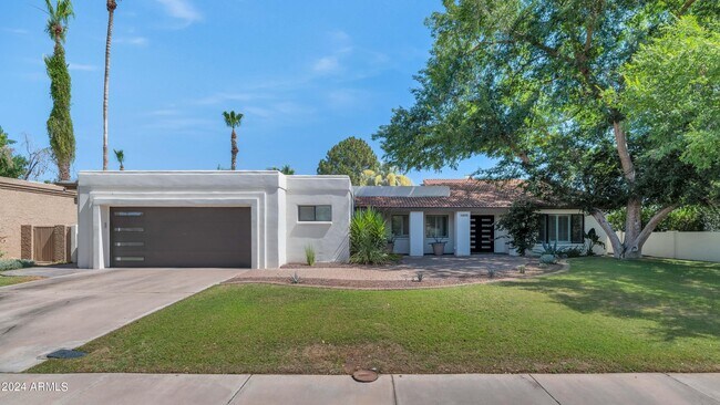 property at 8030 E Vía Sierra