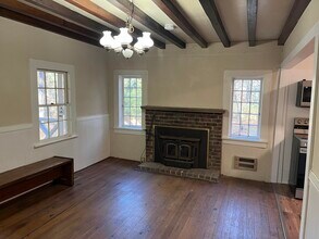 901 Davis Mountain Rd in Hendersonville, NC - Building Photo - Building Photo