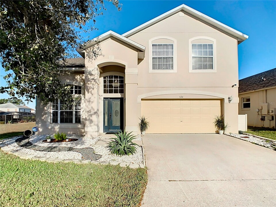 124 Cassia Dr in Davenport, FL - Building Photo