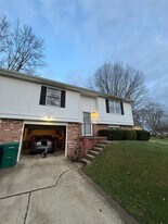1908 Thackeray Ave NW, Unit 1908 Thackeray in Massillon, OH - Building Photo